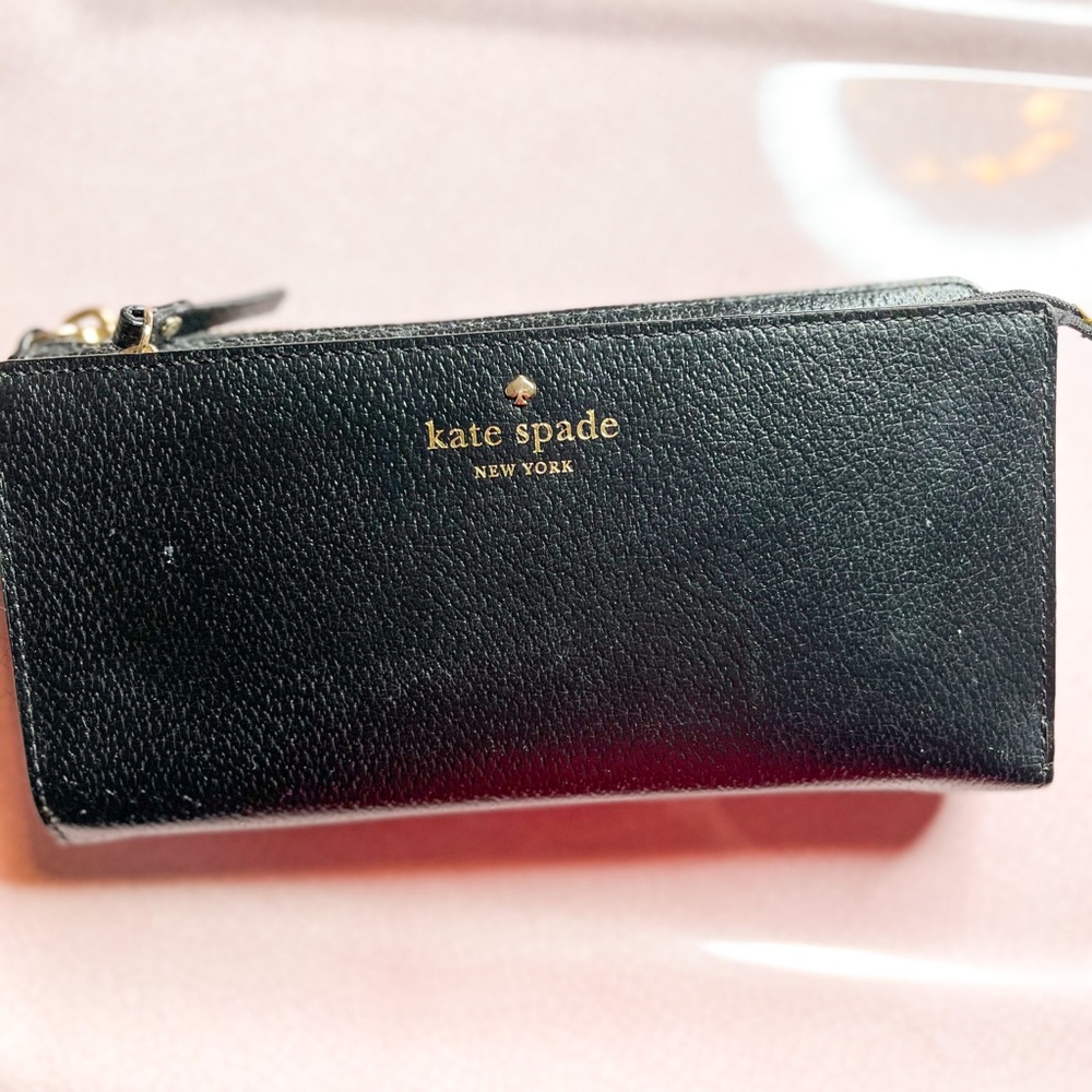 Beautiful Kate Spade wristlet